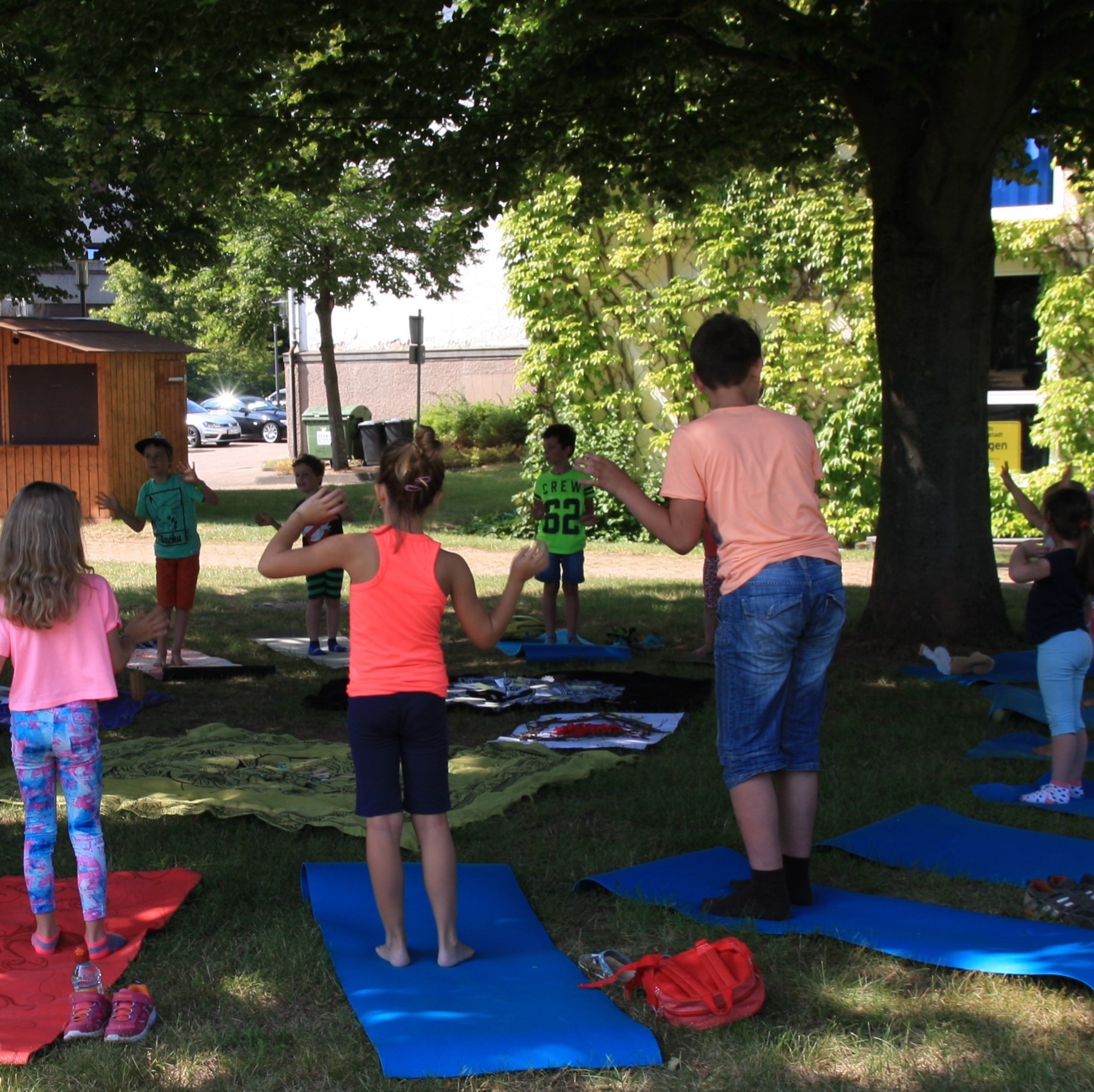 Yoga für Kids: Bewegung und Spaß im Püttlinger Stadtpark
